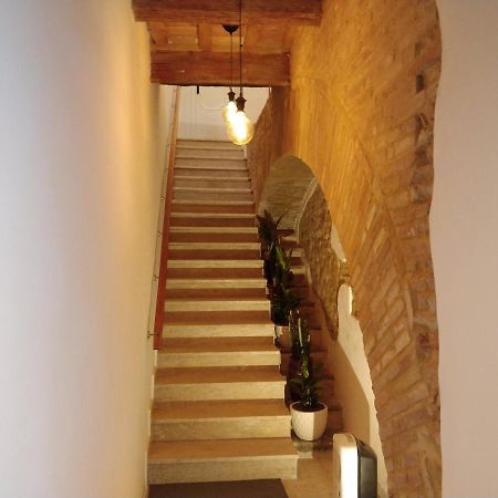 Isi Guesthouse 29 Ези Экстерьер фото