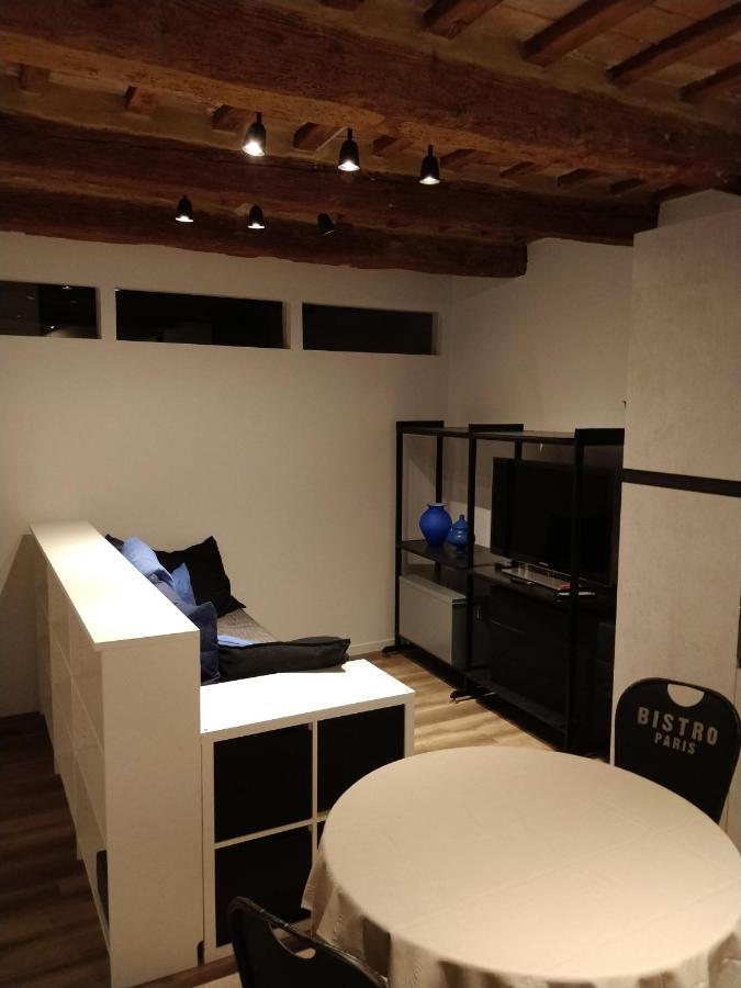 Isi Guesthouse 29 Ези Экстерьер фото
