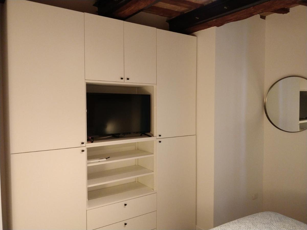 Isi Guesthouse 29 Ези Экстерьер фото