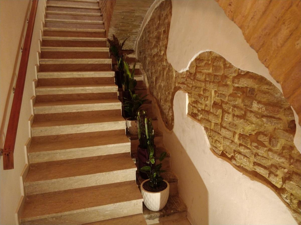 Isi Guesthouse 29 Ези Экстерьер фото